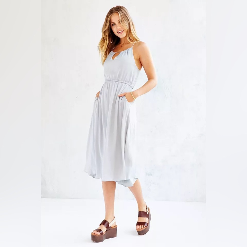 Alice & UO / Urban Outfitters Bibi Satin Midi Dress - Size M